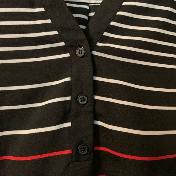 ♦️NY&C striped v-neck 3/4 sleeve top Medium - Picture 5 of 10